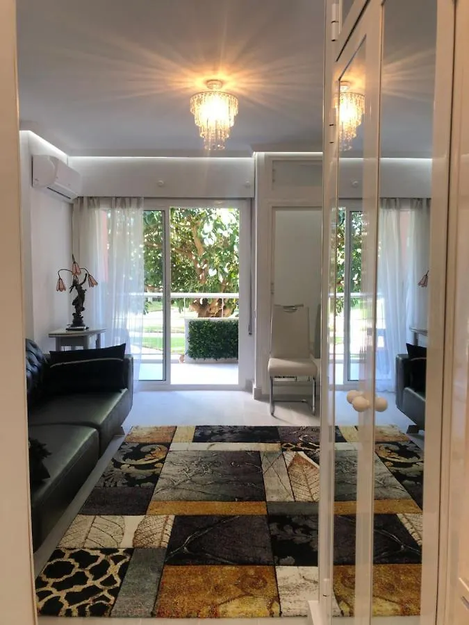 Estudio Vacacional Benalmadena Playa contacts